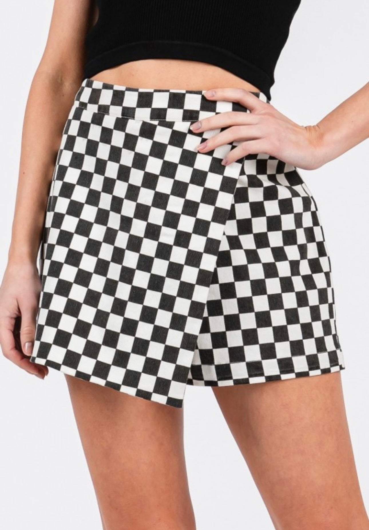 Tailgate Checkered Wrap Skort-Black
