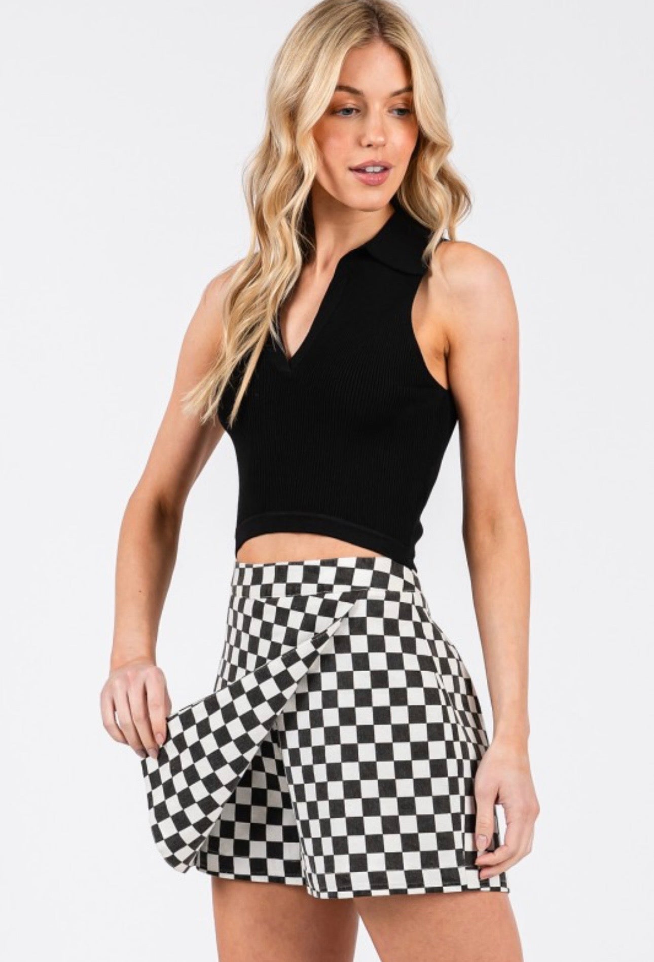 Tailgate Checkered Wrap Skort-Black